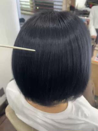 元々のベースが明るかった方です＾＾

トーンダウンさせ、ブルーを入れてブルーブラックに！

※写真は無加工でございます 