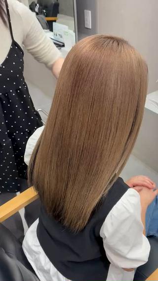 【髪質改善第３世代】美髪成形
今まで体感したことないツヤと手触り！！



 ※完全０ダメージ/縮毛矯正薬剤不使用

 