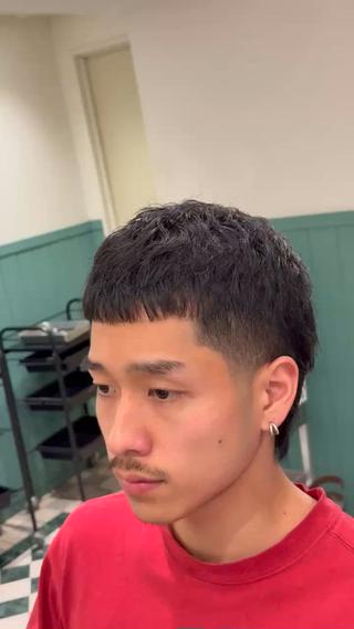ショート 足立 享祐のヘアスタイル