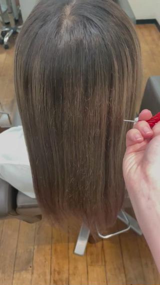 自分の髪の毛でのカラー実験
ミルクティーベージュ毛先はくすみピンク
しっかりホームケアをしていれば、システムトリートメント等をしなくても艶サラになります
ケア剤等を駆使してダメージを最小限に抑えた施術。
ダメージが気になる方は是非お任せ下さい