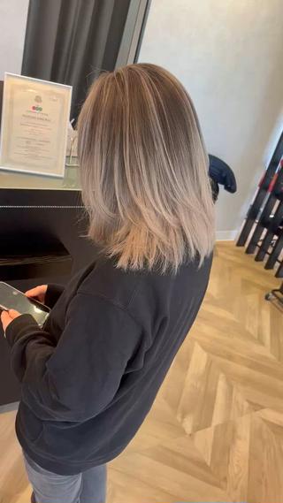 セミロング カラー EARTH石巻店 尾形  裕のヘアスタイル