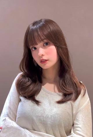38mmでスタイリング︎︎
毛先整えるだけで巻いた時も可愛く仕上がります♡
年内ラストに是非可愛いヘアにさせてください♡