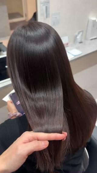 ロング カラー hitomi. ilo 【イロ】のヘアスタイル