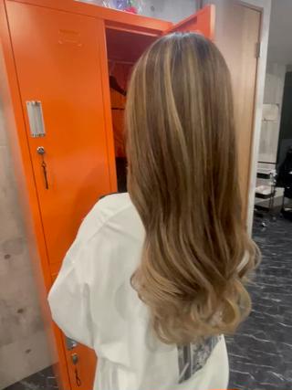 セミロング カラー NINE+/代表 ブリーチ特化型サロンのヘアスタイル