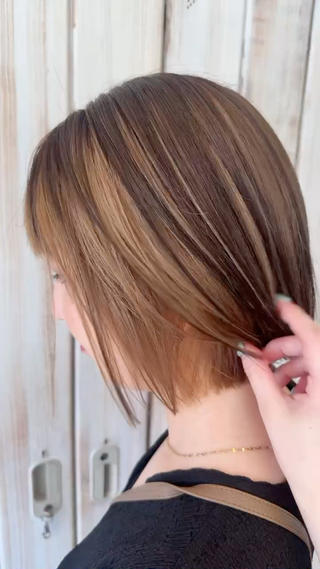 ミディアム 福田花音/スタイリ スト兼任アイリストのヘアスタイル