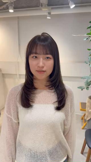 顔まわりが小さく見えるロングレイヤー!
ベージュと合わせて春っぽく!