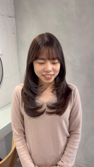 柔らかいレイヤーにグレージュ♡
顔まわりもこだわりを足して