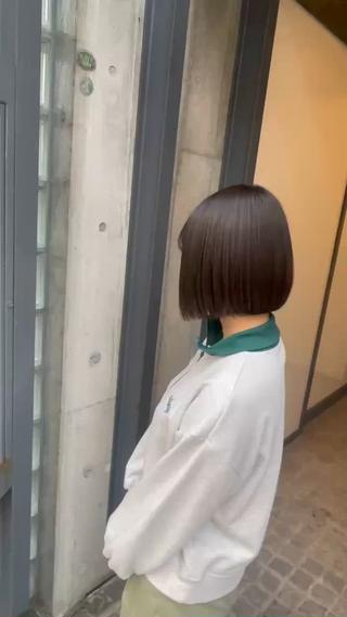 【タッセルボブ】
切りっぱなしボブスタイルでアイロンで内巻きにスタイリングして仕上げています!