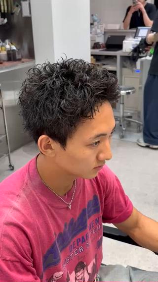 この夏の暑さはスパイキーパーマでいきましょう
