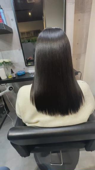 ロング TAKAMI 髪と爪を同時に施術のネイルデザイン