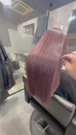 ロング TAKAMI 髪と爪を同時に施術のネイルデザイン
