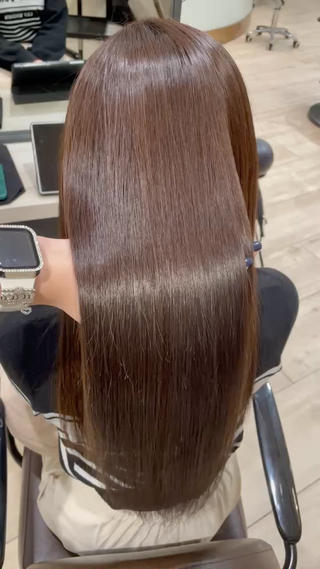 縮毛矯正(ストレート)でツヤツヤに