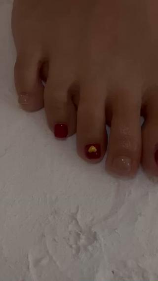 親指の手書きハートが推しポイントです
冬こそ足元がかわいいとハッピーな気分に♡!