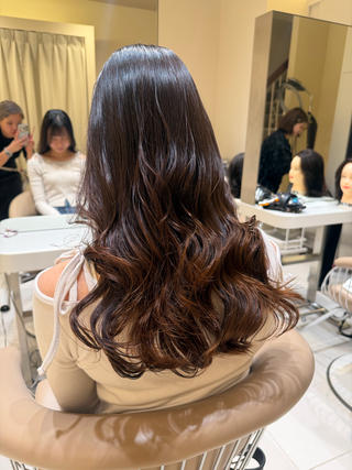 ロング パーマ 阪上 沙織のヘアスタイル