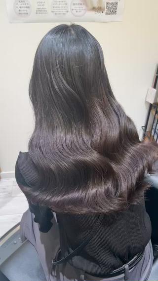 【ぷるんと可愛い韓国風巻きヘアStyle】
今流行りの大きいカールstyle
コテの太さを変えるだけでイメージもだいぶ変わるかも、、?
お出かけ前や、大切な1日にぜひお任せ下さい