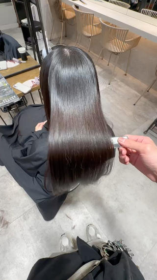 縮毛矯正で艶々ストレートになりませんか?