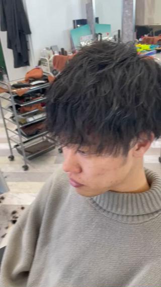 メンズ1番人気
どこから見てもカッコイイメンズツイストスパイラルパーマ
パーマデビューにオススメです