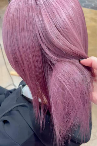 ショート カラー ハイトーン💗ピンク 🛼カラフル🍀のヘアスタイル