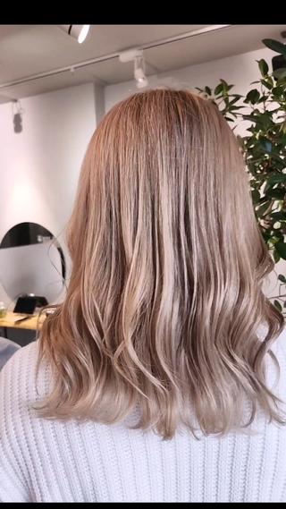 セミロング カラー 金田 拓也のヘアスタイル