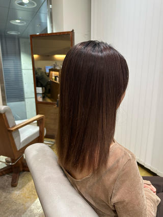 酸性ストレート
うねり、広がりが気になる方是非お試しください