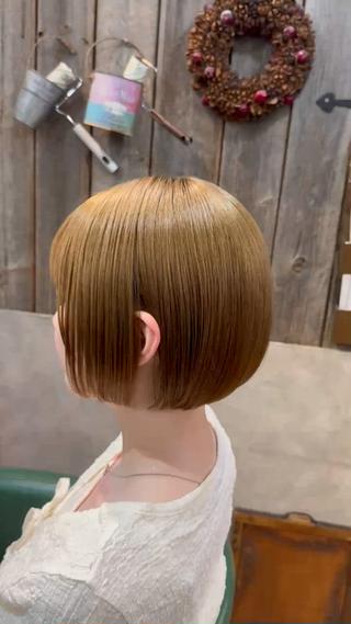 まるっとした可愛らしいボブスタイル
ショートからボブへ伸ばしてる方もシルエットを整えて
綺麗に伸ばせます
是非ご相談ください♪ 