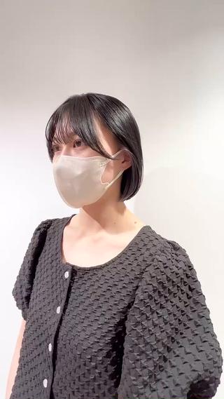 グレージュ×ホワイトラベンダー
切りっぱなしショートボブ