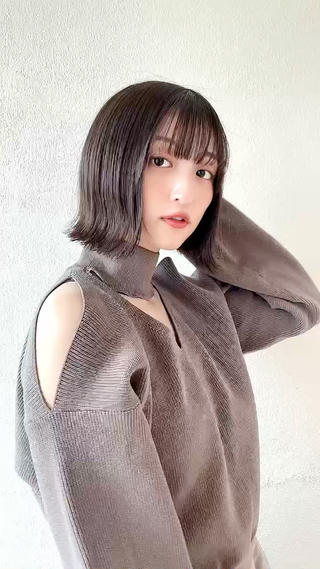 【ボブのお悩み】
・ロングからボブにするのが不安…
・広がってしまう…
・毛先がハネる…
↓
僕に担当させて頂ければ全て解決できます
️️肩につかないボブが万能️
︎重たく広がらない
※ミニボブで透け感を
︎結べてアレンジができる
※くびれボブで可愛く
︎忙しい朝に簡単に決まる
※韓国ボブで大人っぽく
◆ボブ特化型美容師◆
ミニボブ、韓国ボブ、くびれボブetc…
どんなボブスタイルでも切れるのでボブヘアにするのが不安な方は是非僕の所に来て下さい
『@afloat_dl_ichihara』
【全国TOPクラスのサロンで学んだ技術】
【前職IT業界で学んだ論理的思考】
で可愛いを作りだします♪
いつも同じ美容室でいつも同じ髪型に飽きていませんか?
初めての美容室は緊張するかもしれませんが、丁寧にカウンセリングさせて頂いていつもと少し違う自分を一緒に作りましょう
【ご予約方法】
・InstagramからDM
・プロフィールのURLから指名して予約
・お店に直接電話
【営業時間】
・平日 12:00〜21:00
・土曜日 10:00〜19:00
・日曜日 10:00〜18:00
・月曜日 定休日
【場所】
表参道駅B3出口から徒歩10秒
東京都港区南青山5-6-26青山246ビル4階