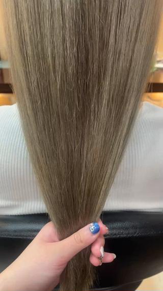 トリートメントでグローバルミルボンのスムースを使用しました。
このトリートメントはつややかでなめらかな髪になります。サラサラでツヤの欲しい方にオススメです
この他にもメニューございますのでご相談ください