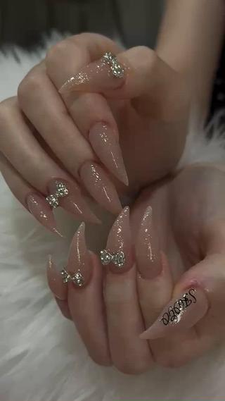 ネイル 🎀うかん 🎀チップ長さ出しのネイルデザイン