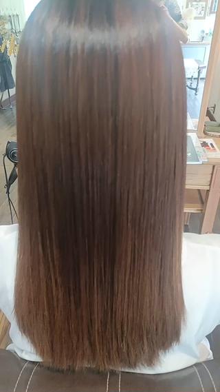 初めて縮毛矯正のお客様
美髪になりたく当店を選んでくださいました
癖も伸びて手触りもサラサラです^^ 