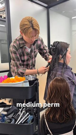ミディアム パーマ ラフなパーマ 石川雄麻のヘアスタイル