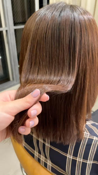 セミロング パーマ オリーブカラー/ レイヤー/ ローレンのヘアスタイル