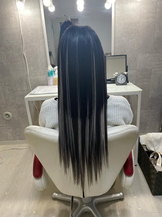 ハイカラーエクステでハイライトのように✩.*˚
鎖骨から胸下のロング