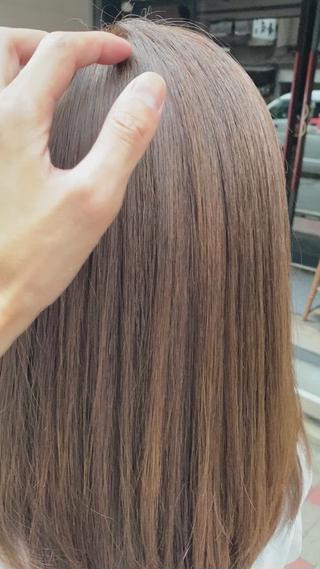 ベージュ系イルミナカラーでツヤツヤサラサラ 