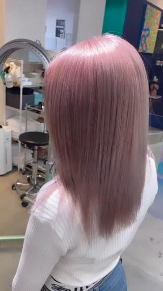 カラー Mii. 内田萌々のヘアスタイル