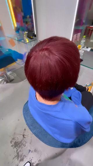 カラー Mii. 内田萌々のヘアスタイル