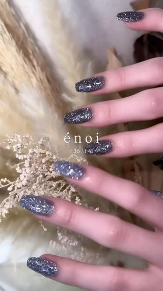 フラッシュネイル
キラキラネイル
冬ネイル
enoi
énoi