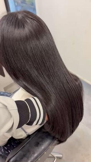 美容室で何度も
「その髪質なら難しいですね」
「明るいカラーはやめた方がいい」
と言われてきた人ほど、
実は“できる可能性が高い”です。
理由はシンプルで、
あなたの髪質が悪いのではなく
技術が必要で“断られやすい施術”だから。
・縮毛矯正+カラー
・癖毛×透明感カラー
・くせの強さで断られる
全部対応できます。
担当 @sot.a1221
【Garland umeda】
大阪市北区茶屋町1-52 comodo梅田ビル 6F
TEL 06-6131-7181
その他のメニューも多数ございます
お気軽にお問い合わせ下さい