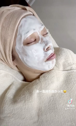 フェイシャルエステの施術動画です
(美顔器なし、オールハンドコース)
一人一人の骨格にあわせて、
直接肌や筋肉に働きかけるため、
機械ではできない細かいところまでケアします
施術後は
・むくみがスッキリ!小顔に☆
・目の疲れが取れて、目がパッチリ大きくなる
・くすみが取れて透明感爆誕
・ひらき毛穴がどこいった?!!
・お肌がもっちもち♪
といった効果を感じられる方が多いです
#フェイシャルエステ
#幹細胞コスメ
#モデリングマスク