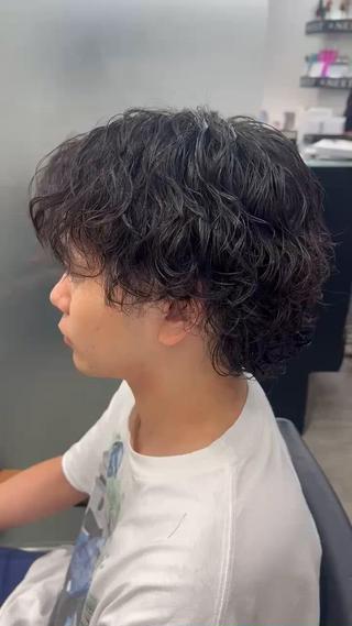 パーマ メンズ ウルフ、マッシュ パーマ特化のヘアスタイル