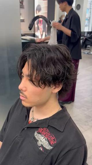 メンズヘアスタイル
スパイラルパーマ
メンズパーマ
パーマセット
センターパート
サーフカール
波巻き 