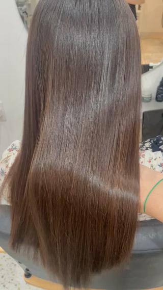 ロング 🌐🪬髪質改善/ 透明感カラーのヘアスタイル