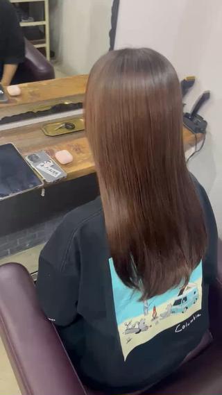 ロング あかね 髪質改善ストレートのヘアスタイル