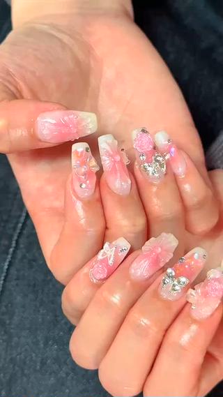 大人気クロームネイル