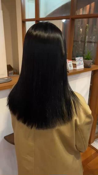 トリートメントおすすめです︎
パサつき、広がりが気になる方は特にトリートメントで潤いを与えてあげることが大切です