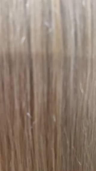 残留がある状態からなるべくダメージを最小限に抑えられるようにブリーチしてブロンドベージュにしました