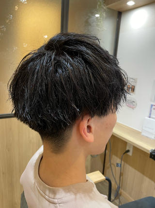 ダークグレー