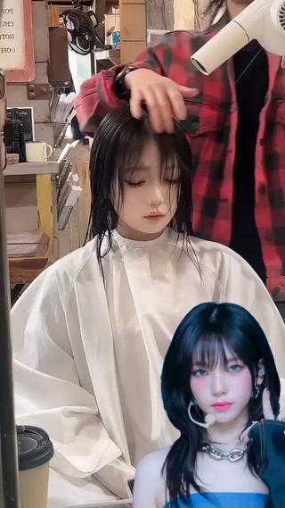 トレンドのロングレイヤー。
顔まわりからしっかりレイヤーを入れて、動きと抜け感のあるスタイルに。
ワンカールでも簡単に韓国風のくびれシルエットが作れます。
ロングでも軽く見える人気スタイルです◎