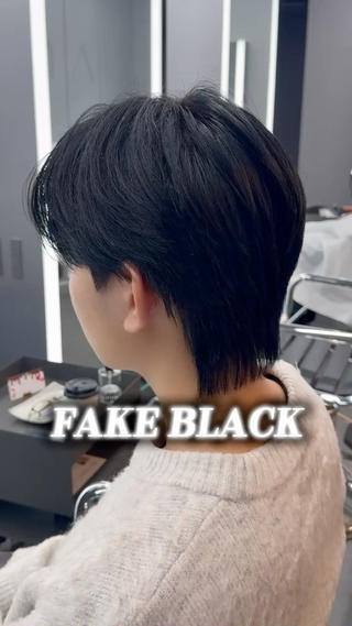 ブリーチ/フェイクブラック/ブラック/黒染め/メンズカット/メンズヘア/men's/メンズヘアメイク/センターパート/メンズパーマ/ニュアンスパーマ/カルマパーマ/ダウンパーマ/韓国ヘア/韓国スタイル/韓国ヘアメイク/韓国メイク/前下がりセンターパート/学割/福岡美容室/天神美容室 