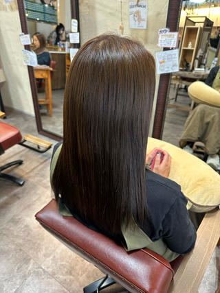 ムラのある髪から落ち着いたベージュカラーに